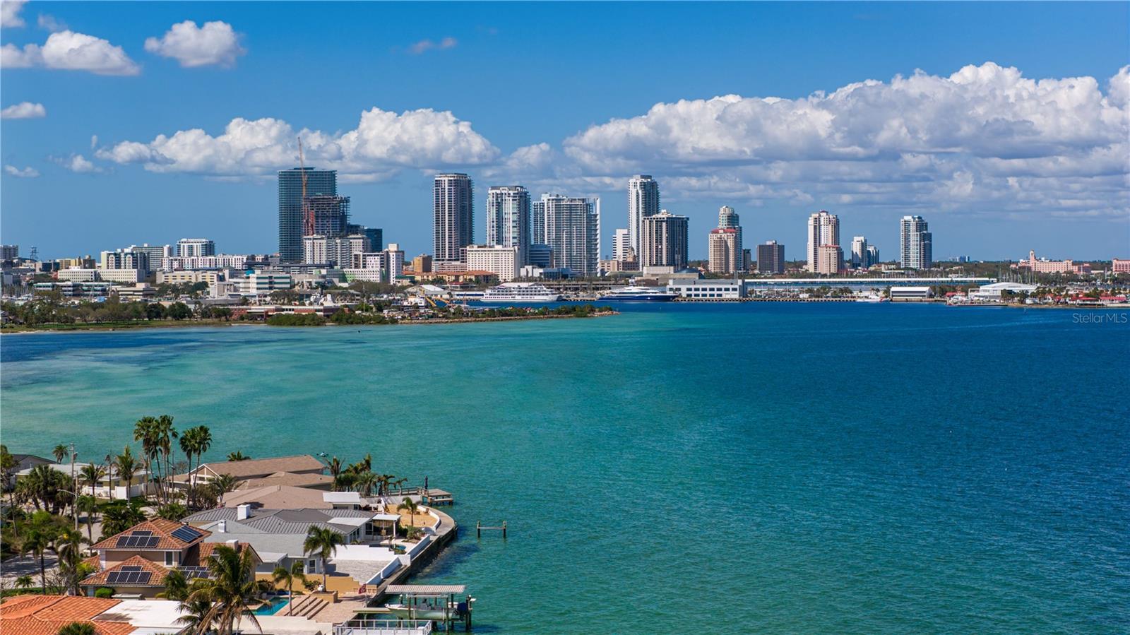 2580 E BAY Isle Dr ST PETERSBURG, FL 33705