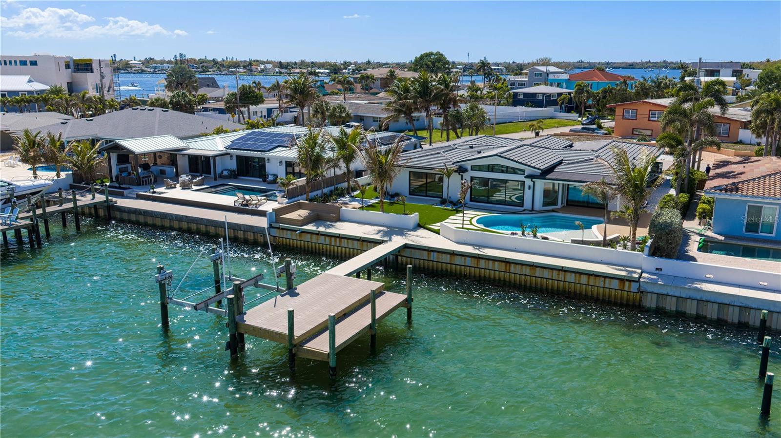 2580 E BAY Isle Dr ST PETERSBURG, FL 33705