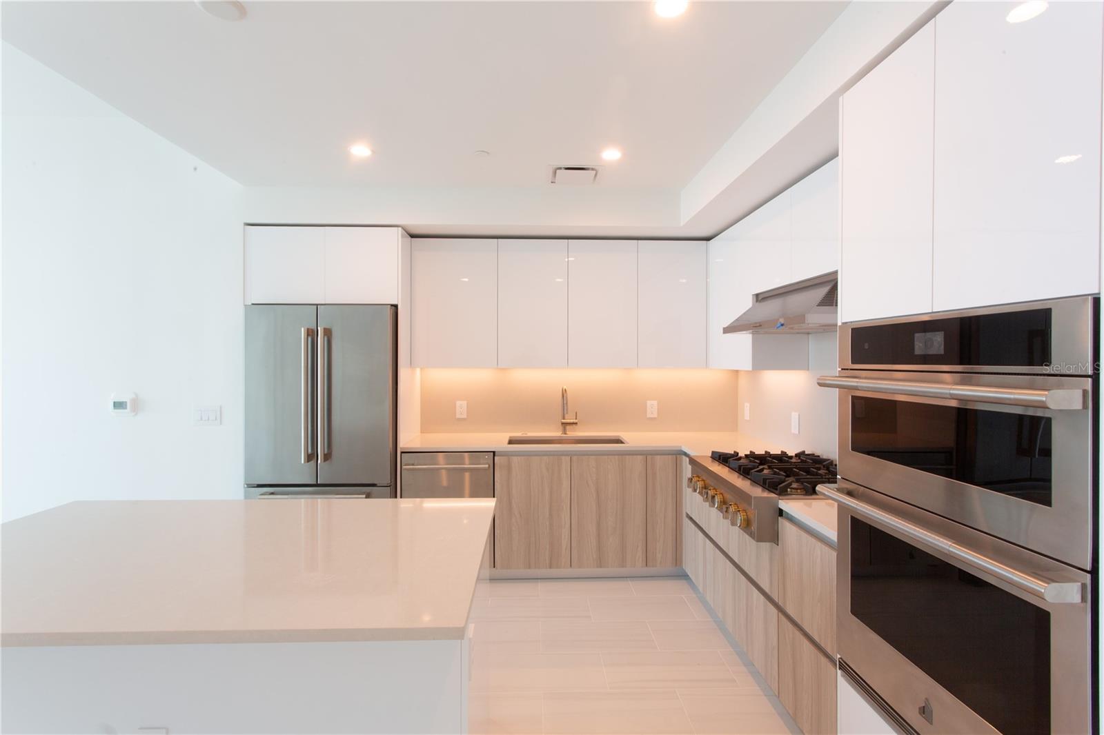 400 CENTRAL Ave #2001 ST PETERSBURG, FL 33701