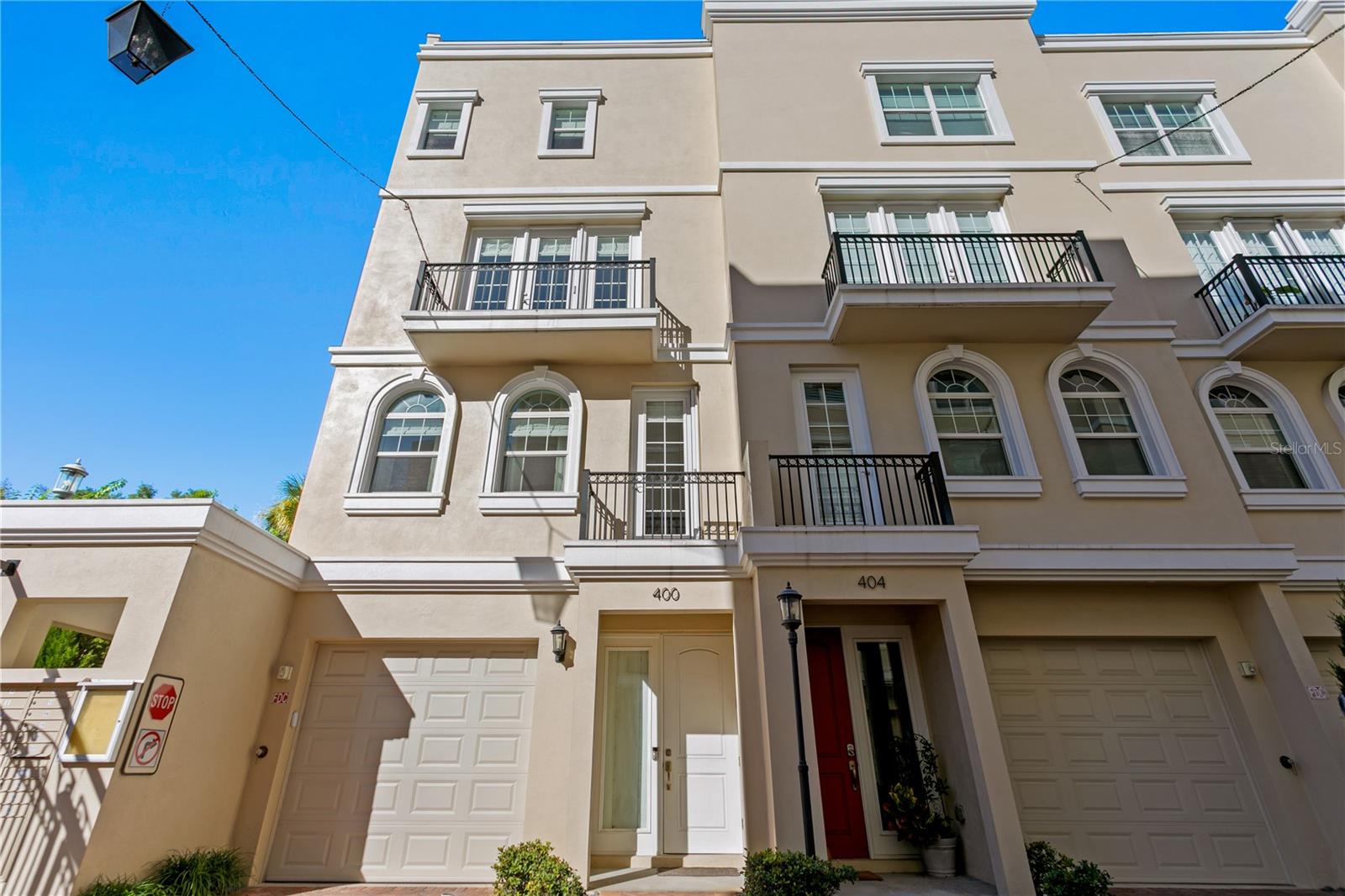 400 REGENT Ln ST PETERSBURG, FL 33701
