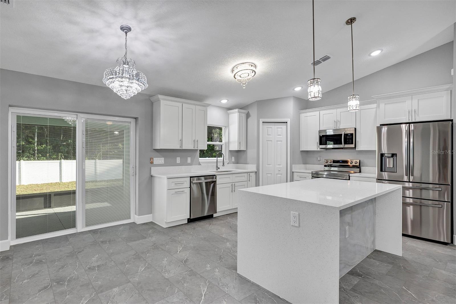 4363 SE 131ST Ln BELLEVIEW, FL 34420