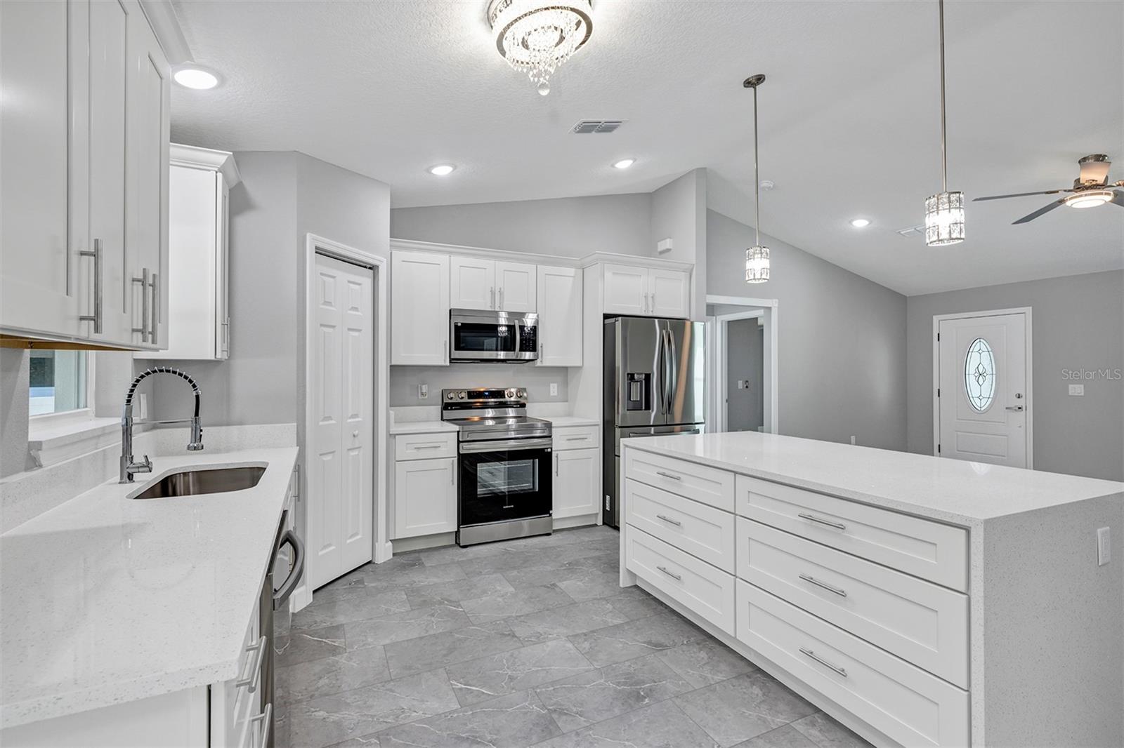 4363 SE 131ST Ln BELLEVIEW, FL 34420