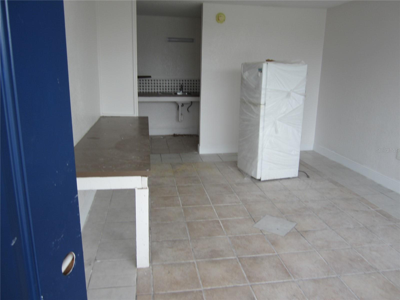 4011 E COLUMBUS Dr TAMPA, FL 33605