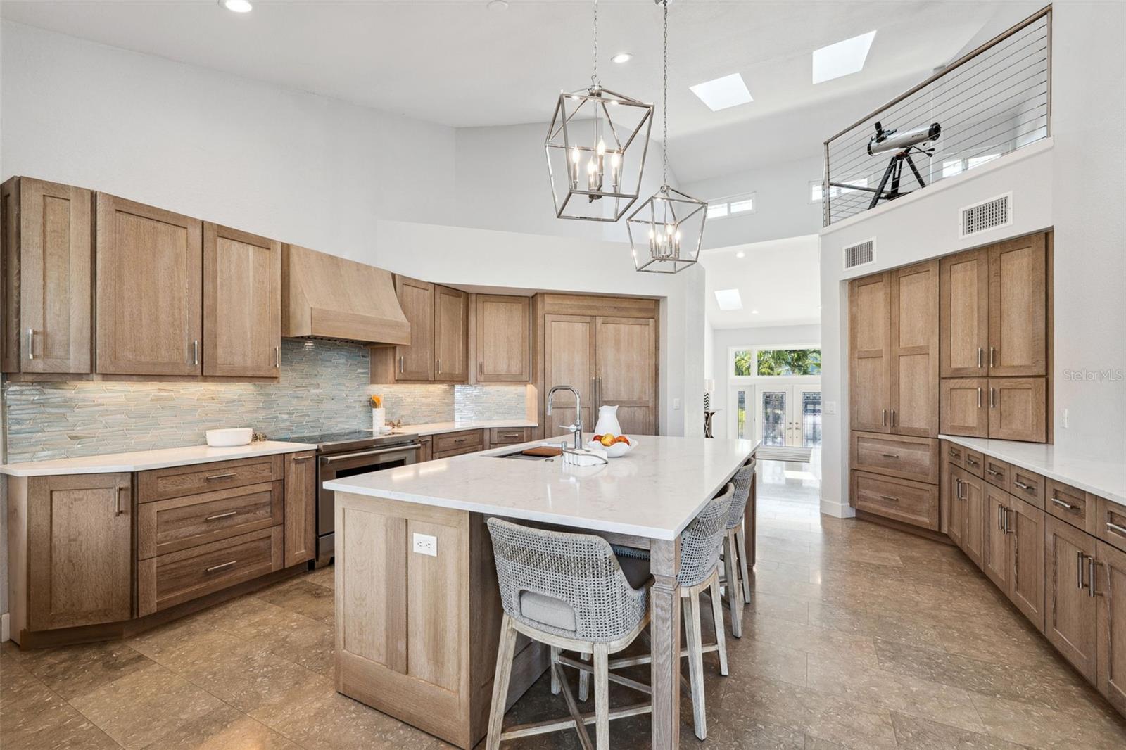 123 8TH St TIERRA VERDE, FL 33715