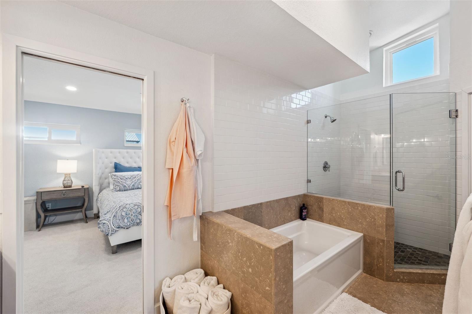 123 8TH St TIERRA VERDE, FL 33715