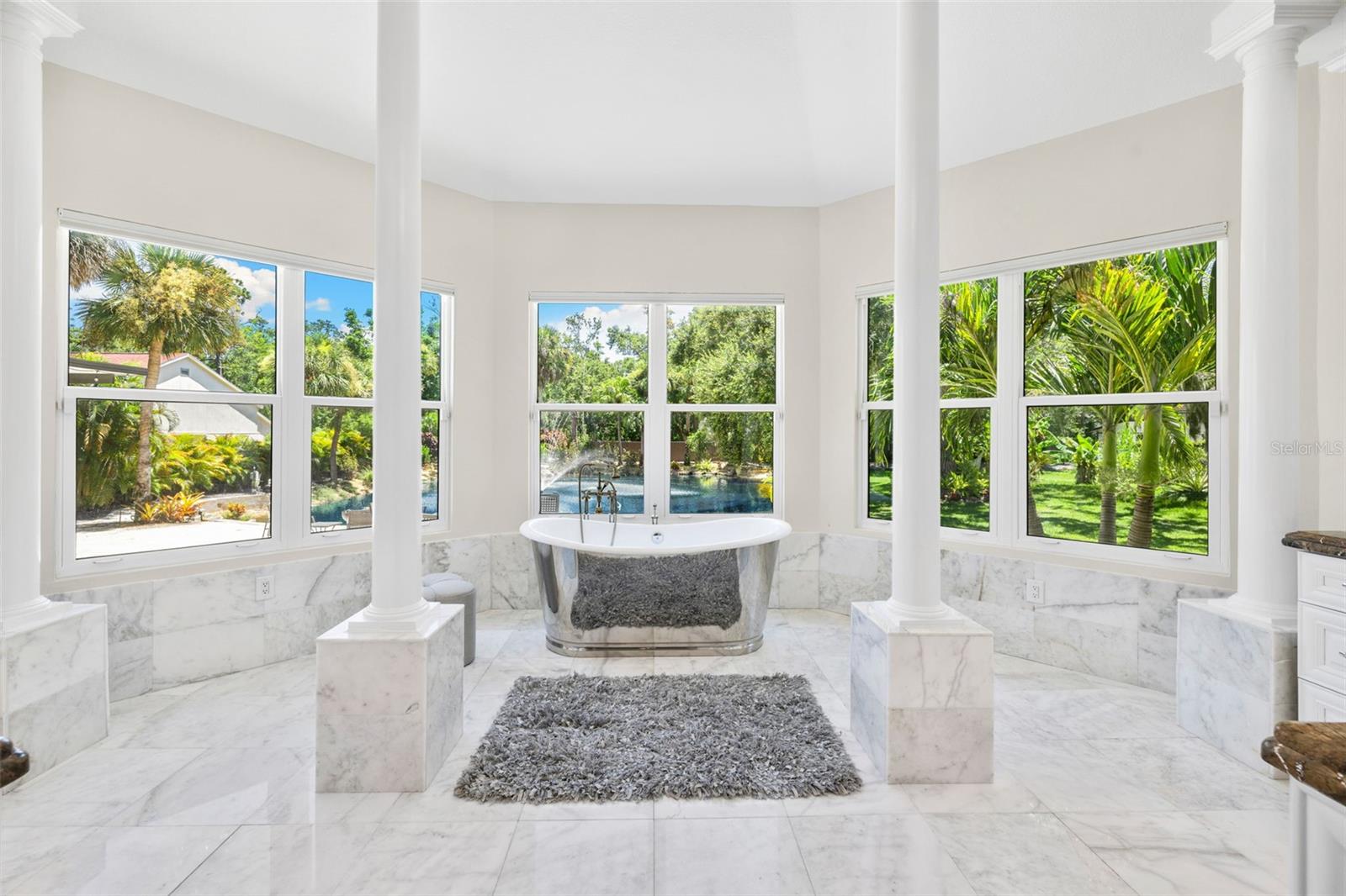 3025 OAKMONT Dr CLEARWATER, FL 33761