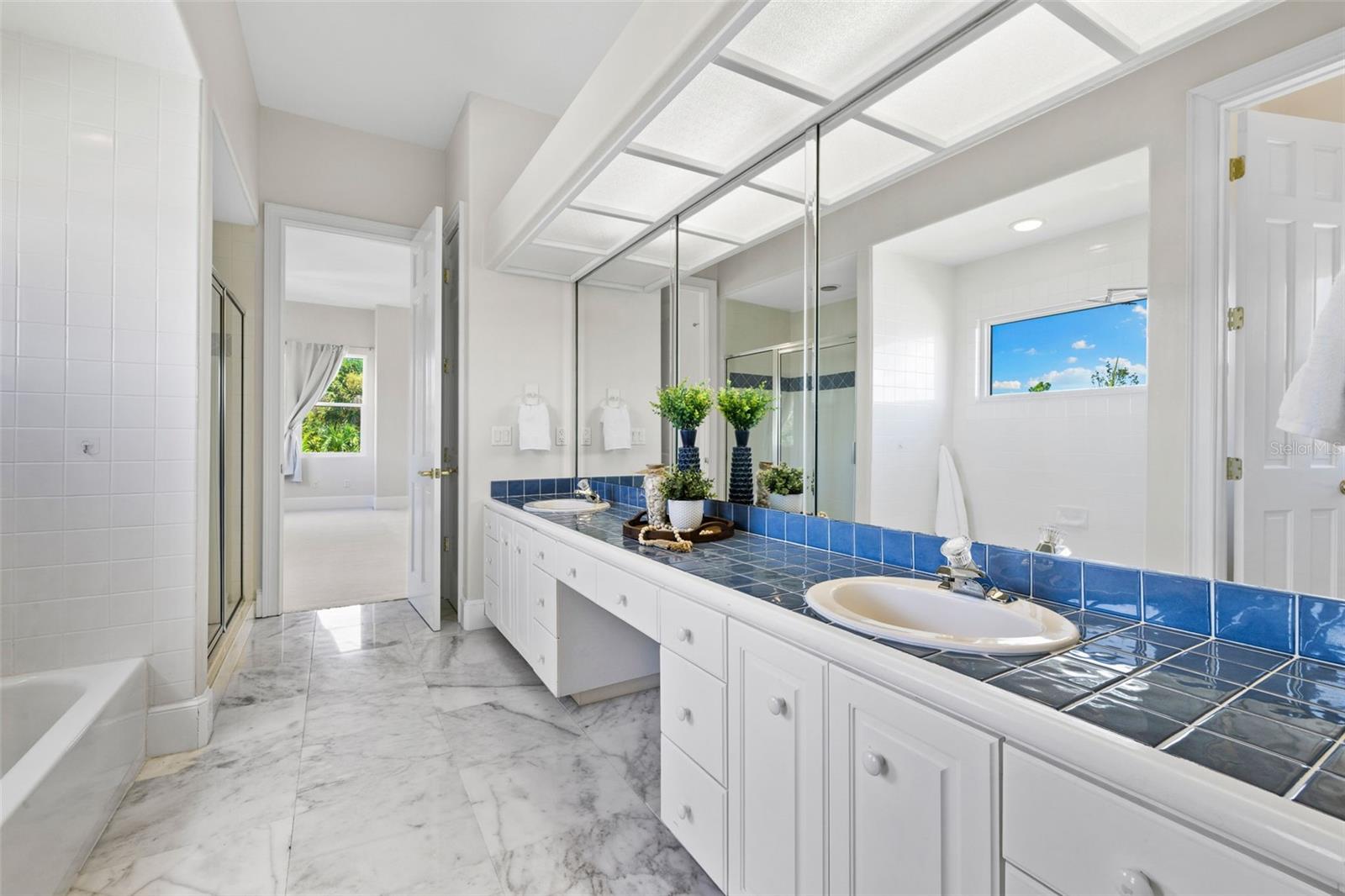 3025 OAKMONT Dr CLEARWATER, FL 33761