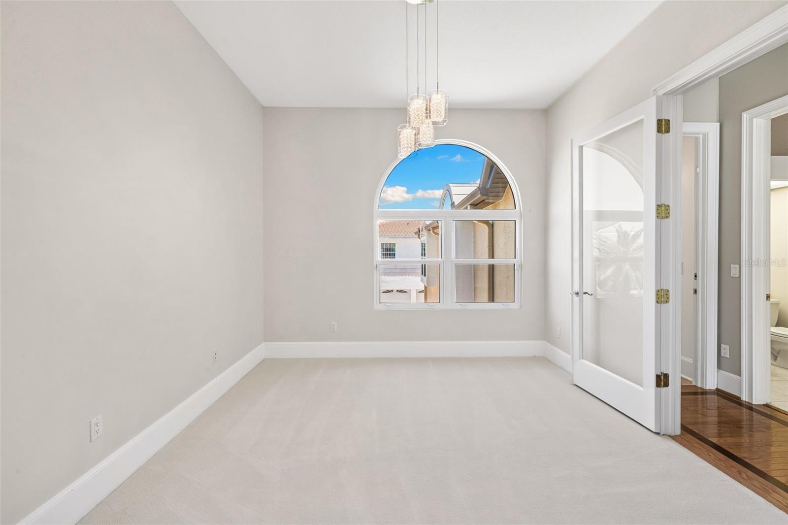 3025 OAKMONT Dr CLEARWATER, FL 33761