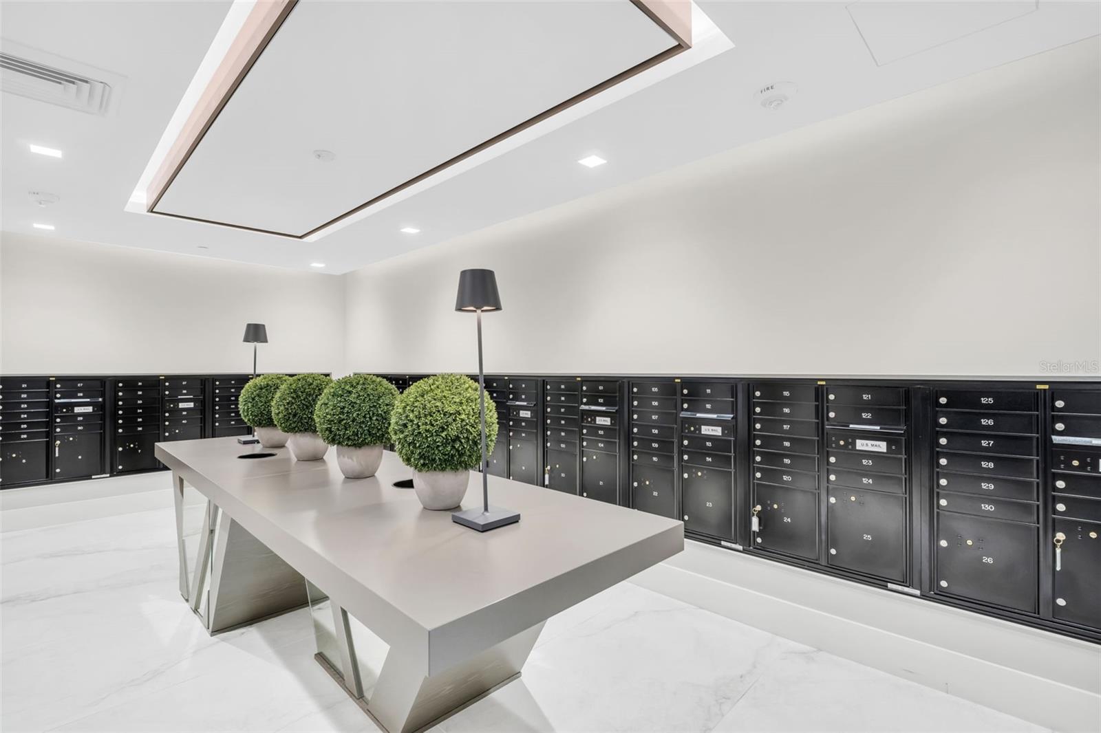 301 1ST St #1404 ST PETERSBURG, FL 33701